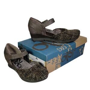 OTBT Companion Ranch Mink Mary Jane Wedge Clogs Womens Size 6.5 NEW